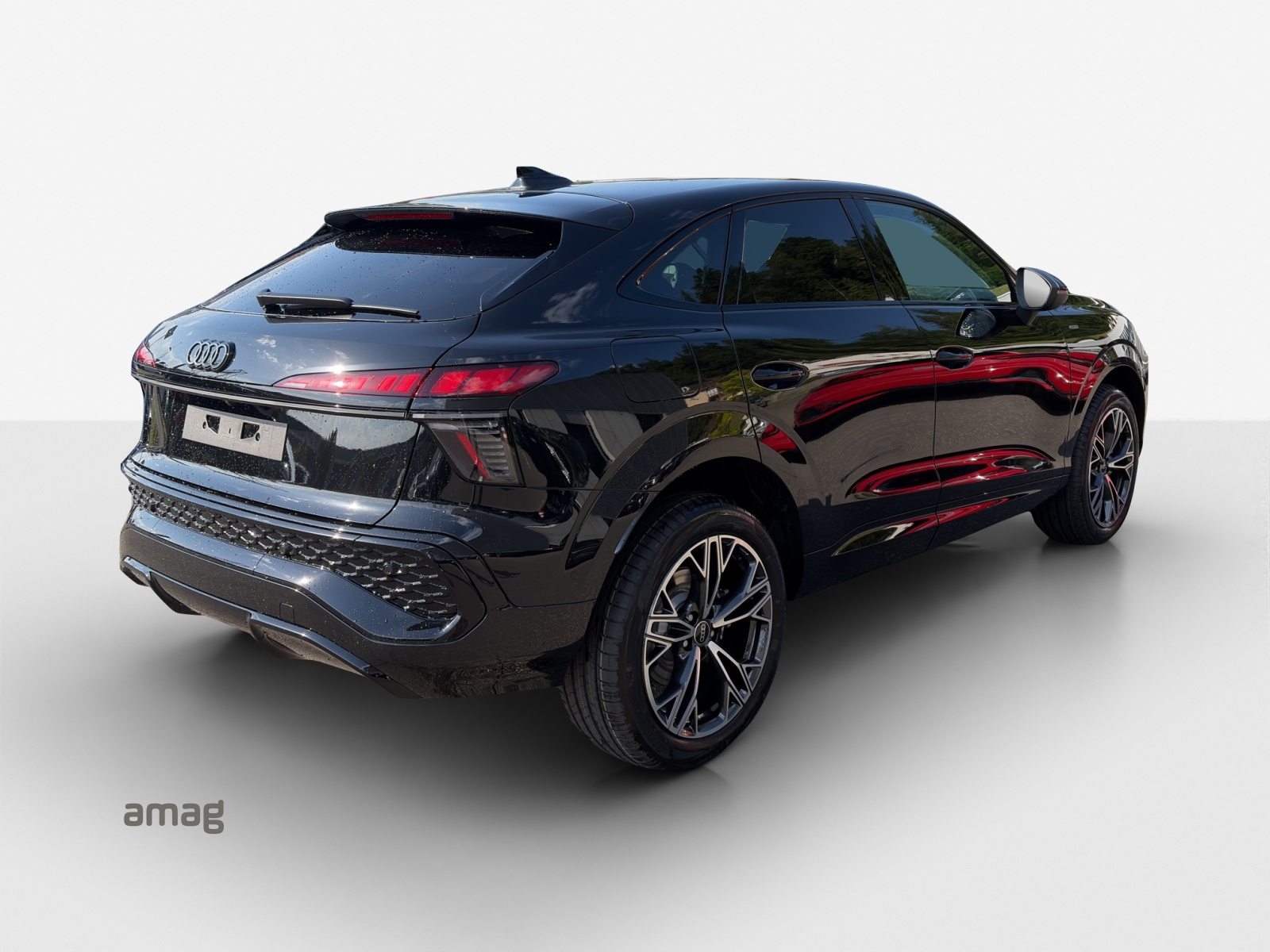 AUDI Q3 SB e-hybrid 200 kW, Full-Hybrid Petrol/Electric, New car, Automatic - 5