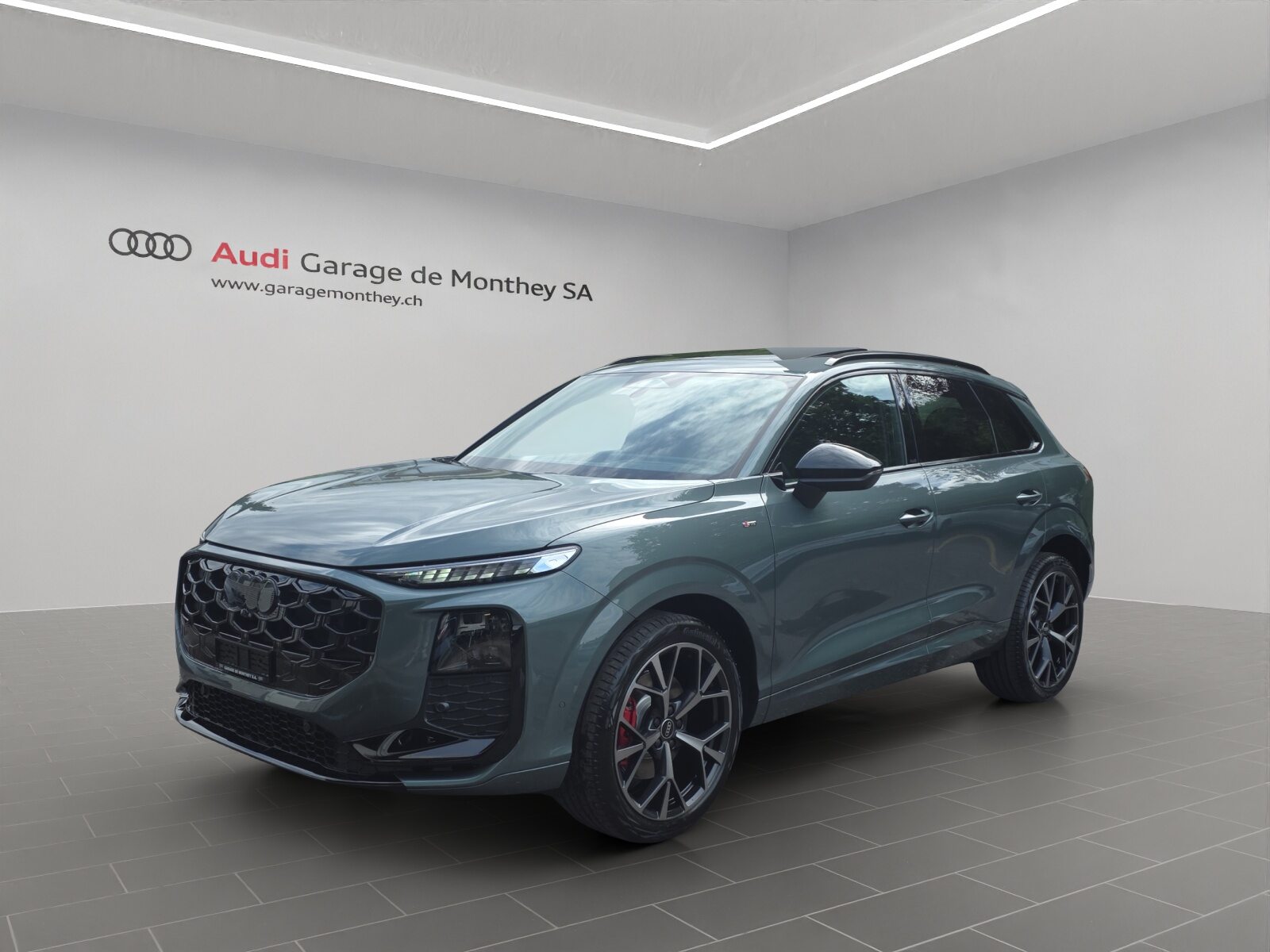AUDI Q3 SUV TFSI 195 kW