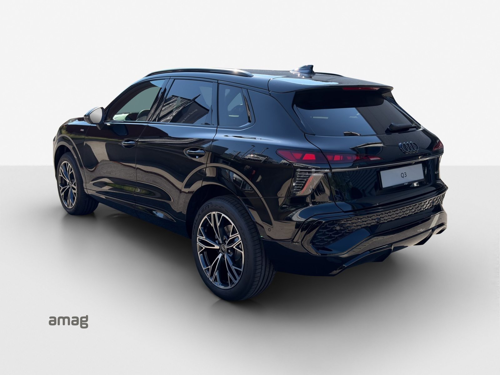 AUDI Q3 SUV TFSI 150 kW, Essence, Voiture nouvelle, Automatique - 3