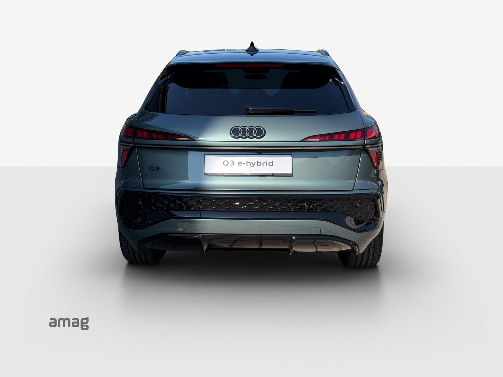 AUDI Q3 SUV e-hybrid 200 kW, Hybride Intégral Essence/Électricité, Voiture nouvelle, Automatique - 4