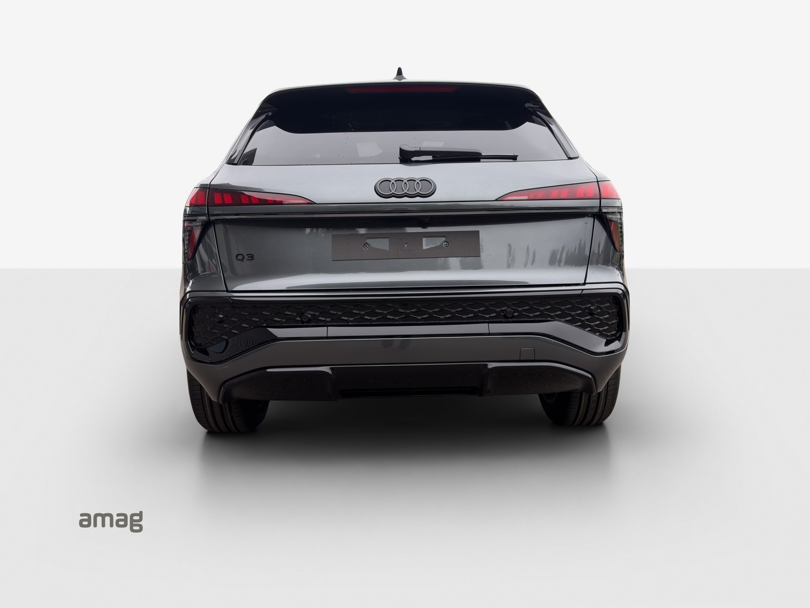 AUDI Q3 SUV e-hybrid 200 kW, Hybride Intégral Essence/Électricité, Voiture nouvelle, Automatique - 4