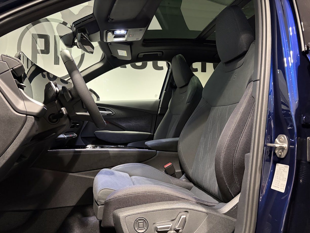 AUDI Q3 SUV TFSI 195 kW, Essence, Voiture nouvelle, Automatique - 4