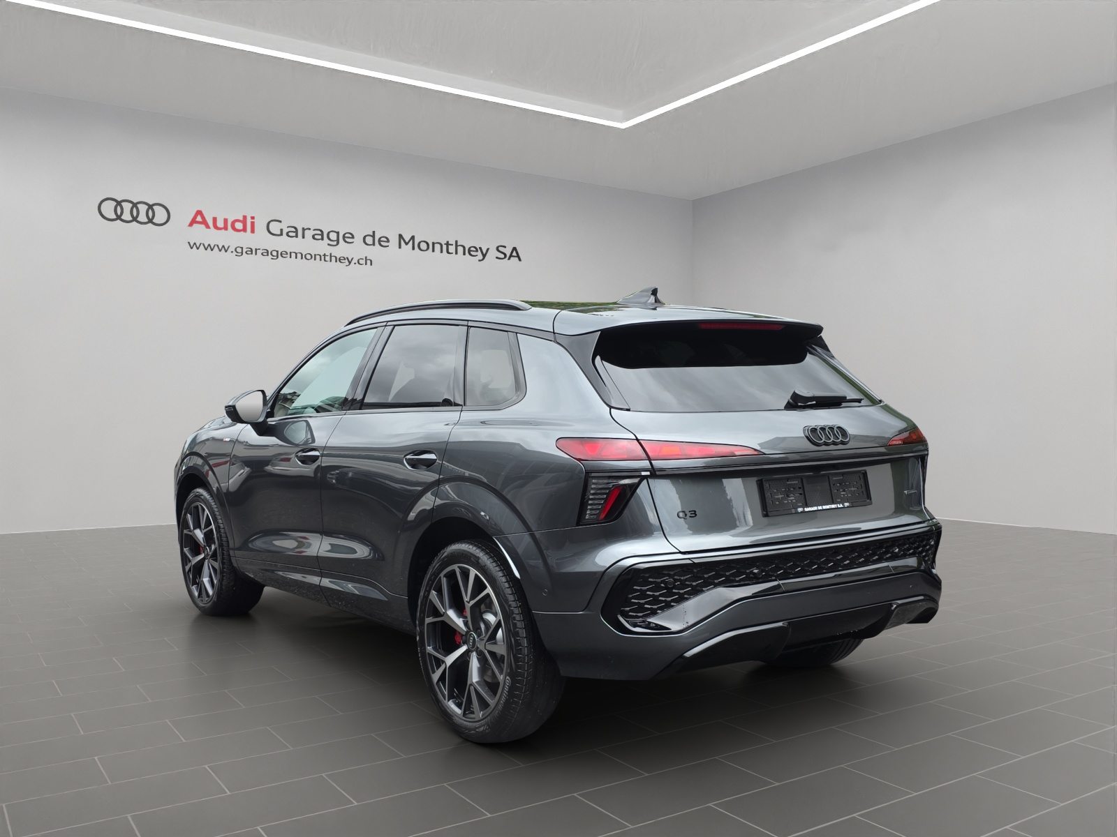 AUDI Q3 SUV TFSI 195 kW, Benzin, Neuwagen, Automatik - 4
