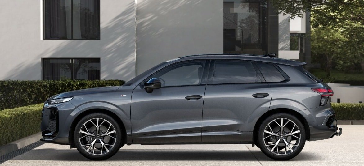 AUDI Q3 SUV TFSI quattro 150 kW, Benzina, Auto nuove, Automatico - 3