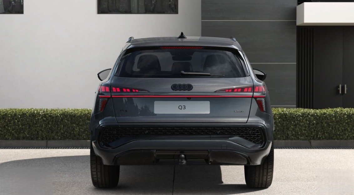 AUDI Q3 SUV TFSI quattro 150 kW, Benzina, Auto nuove, Automatico - 4