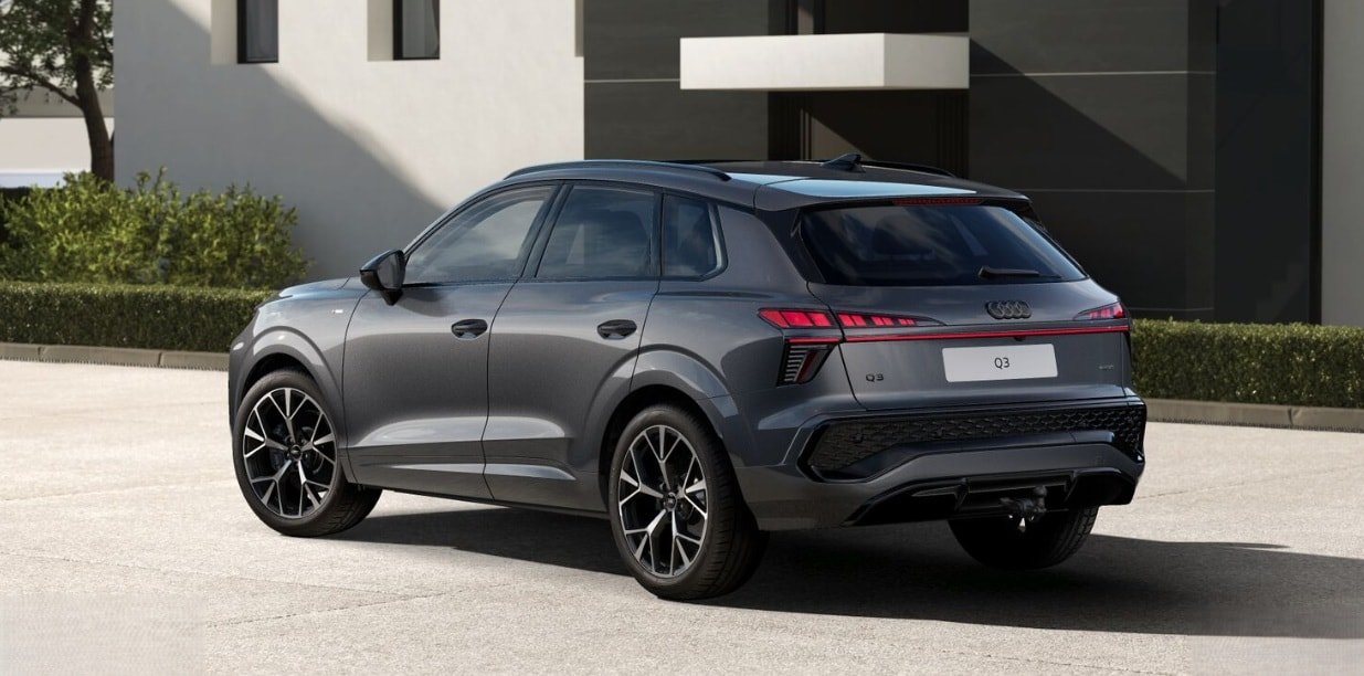 AUDI Q3 SUV TFSI quattro 150 kW, Benzina, Auto nuove, Automatico - 5