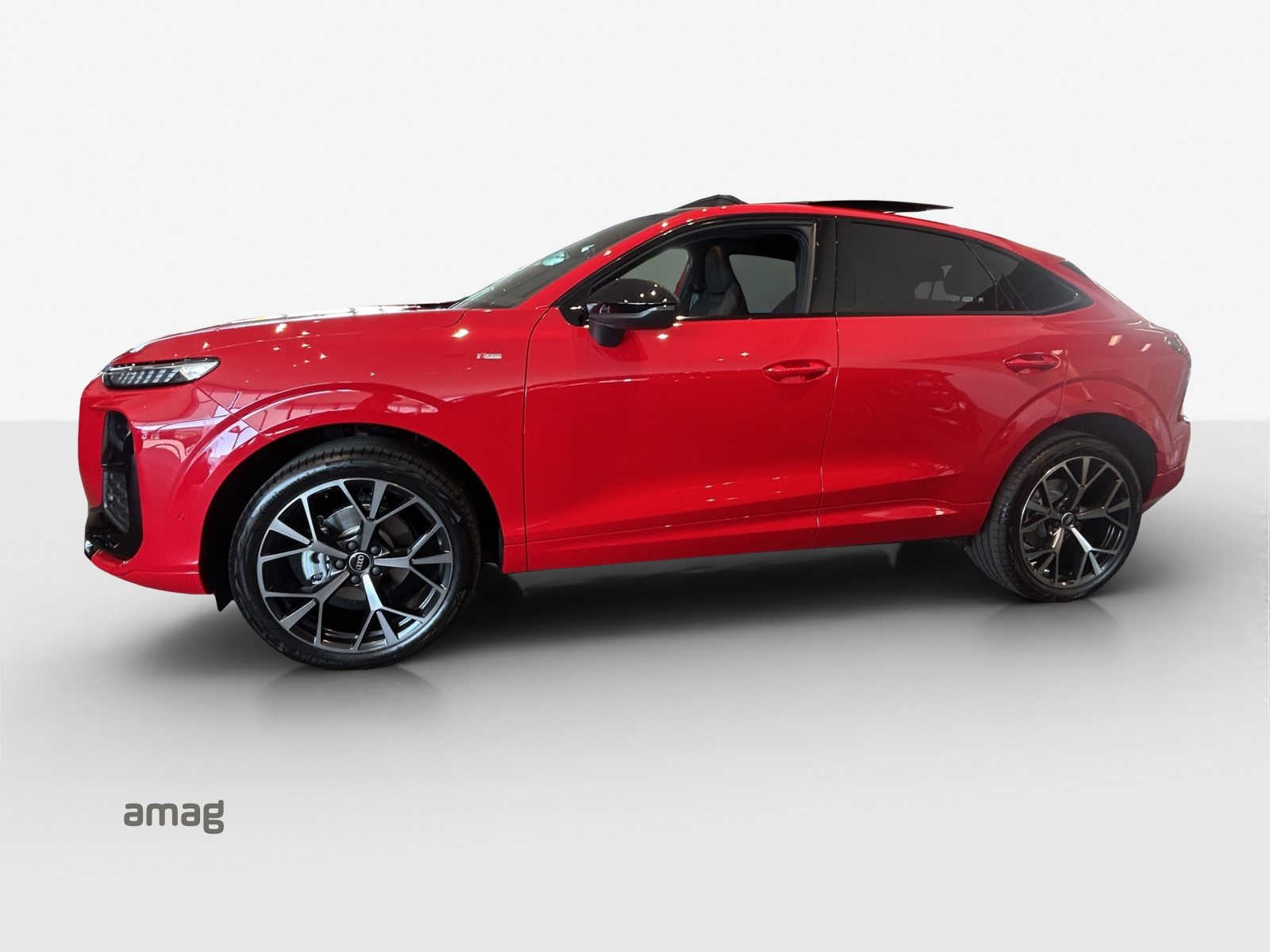 AUDI Q3 SB TFSI 110 kW, Benzin, Neuwagen, Automatik - 2
