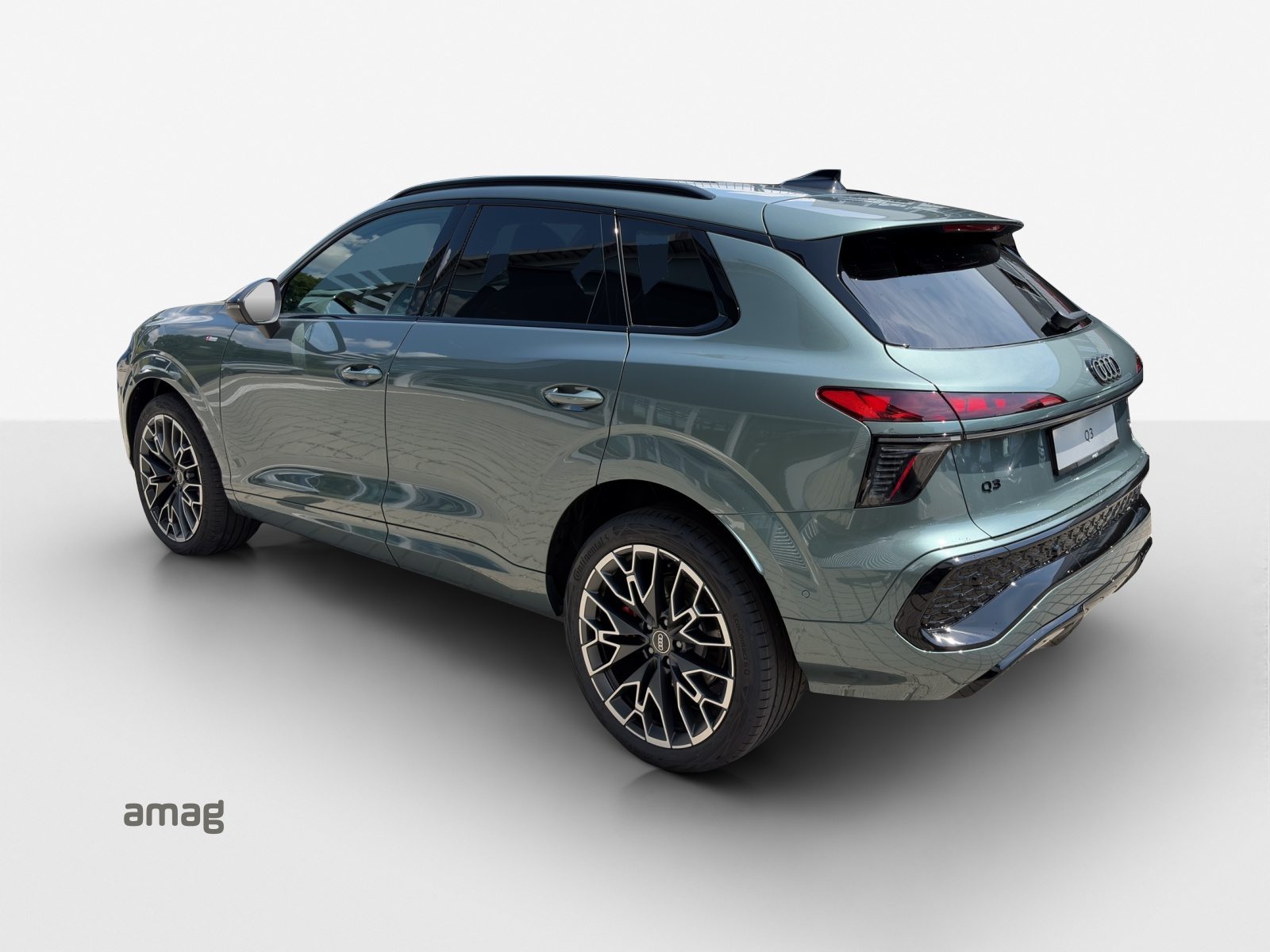 AUDI Q3 SUV TFSI 195 kW, Essence, Voiture nouvelle, Automatique - 3