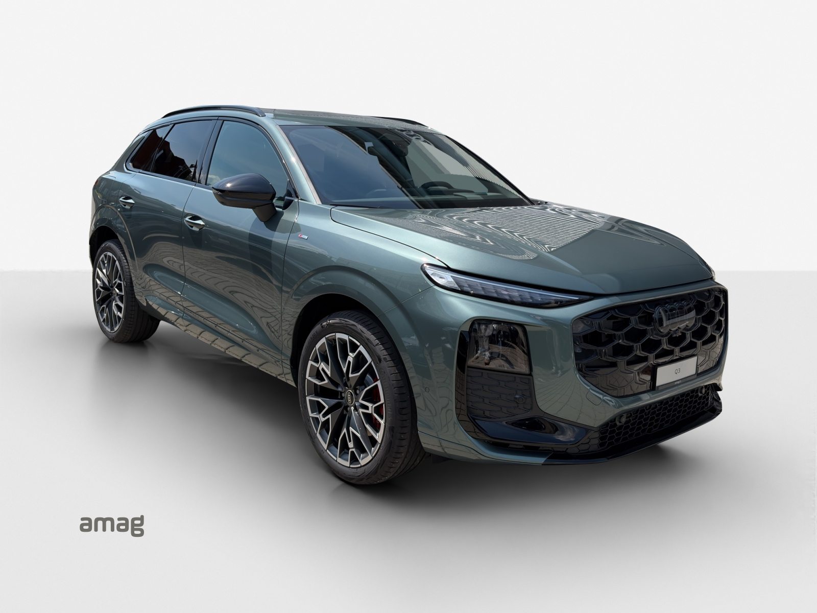 AUDI Q3 SUV TFSI 195 kW, Essence, Voiture nouvelle, Automatique - 6