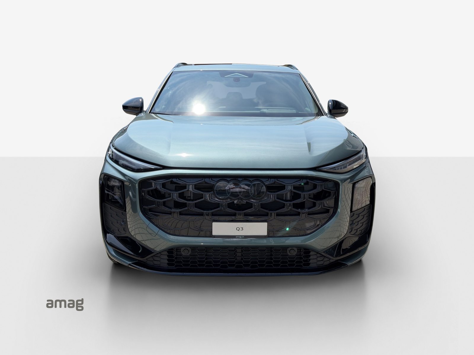 AUDI Q3 SUV TFSI 195 kW, Essence, Voiture nouvelle, Automatique - 7