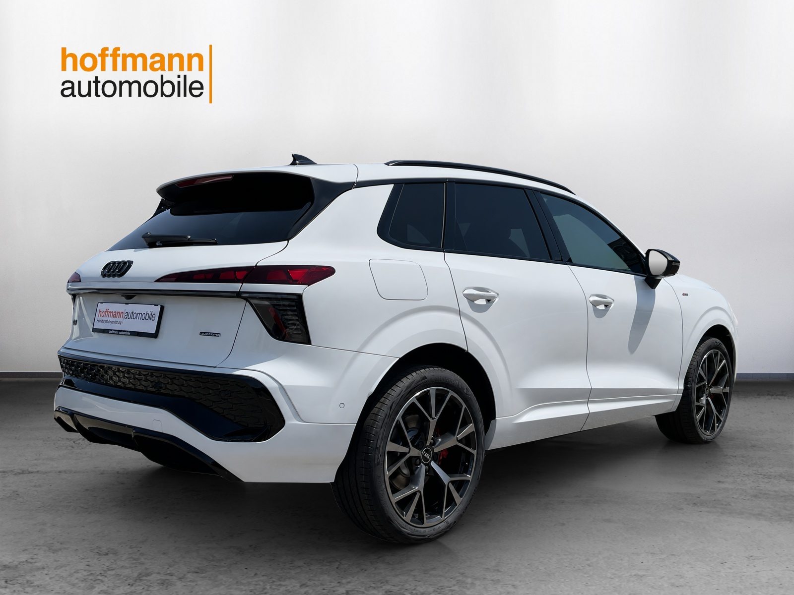 AUDI Q3 SUV TFSI 195 kW, Essence, Voiture nouvelle, Automatique - 4