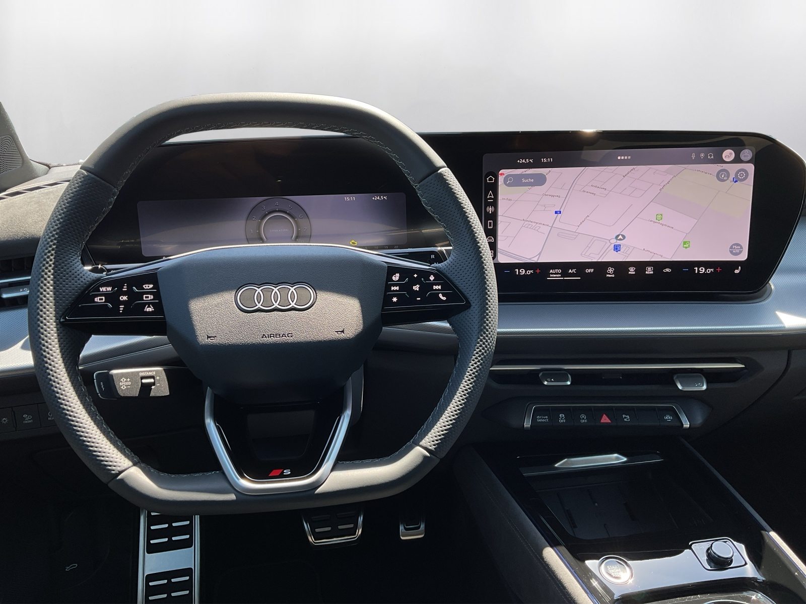 AUDI Q3 SUV TFSI 195 kW, Essence, Voiture nouvelle, Automatique - 7