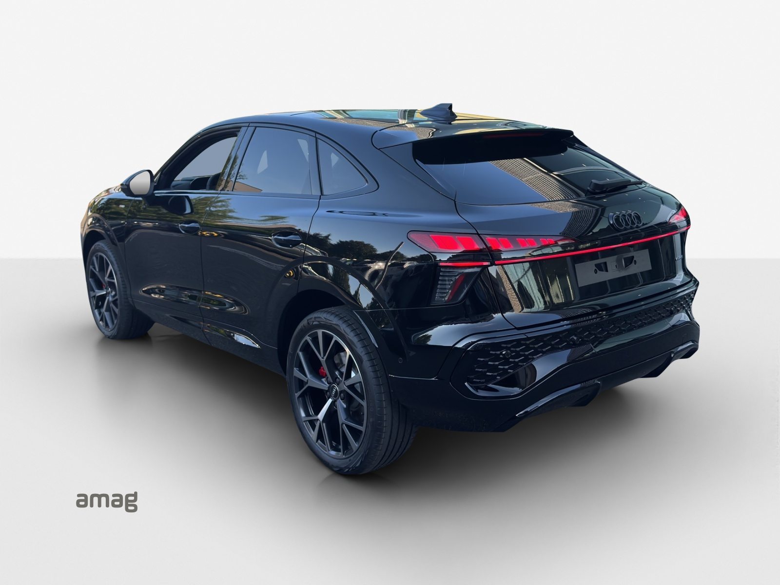 AUDI Q3 SB TFSI 195 kW, Benzin, Neuwagen, Automatik - 3