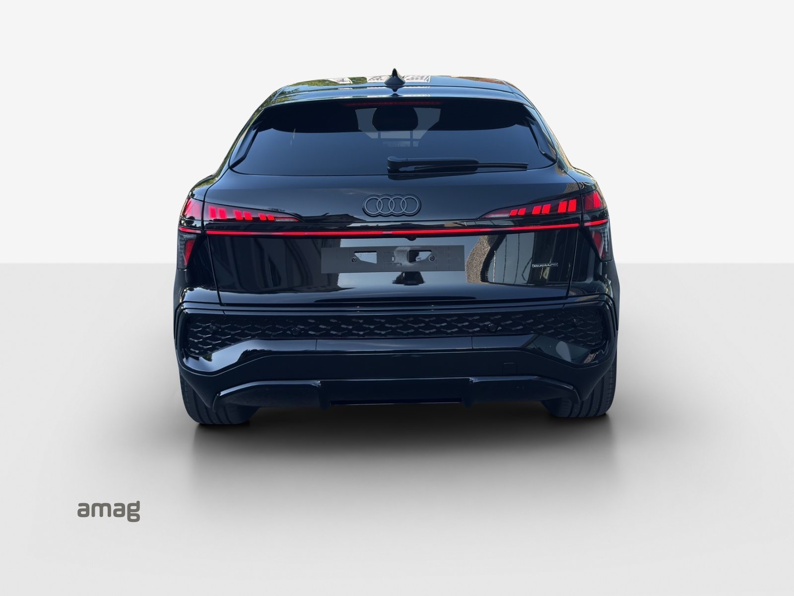 AUDI Q3 SB TFSI 195 kW, Benzin, Neuwagen, Automatik - 4