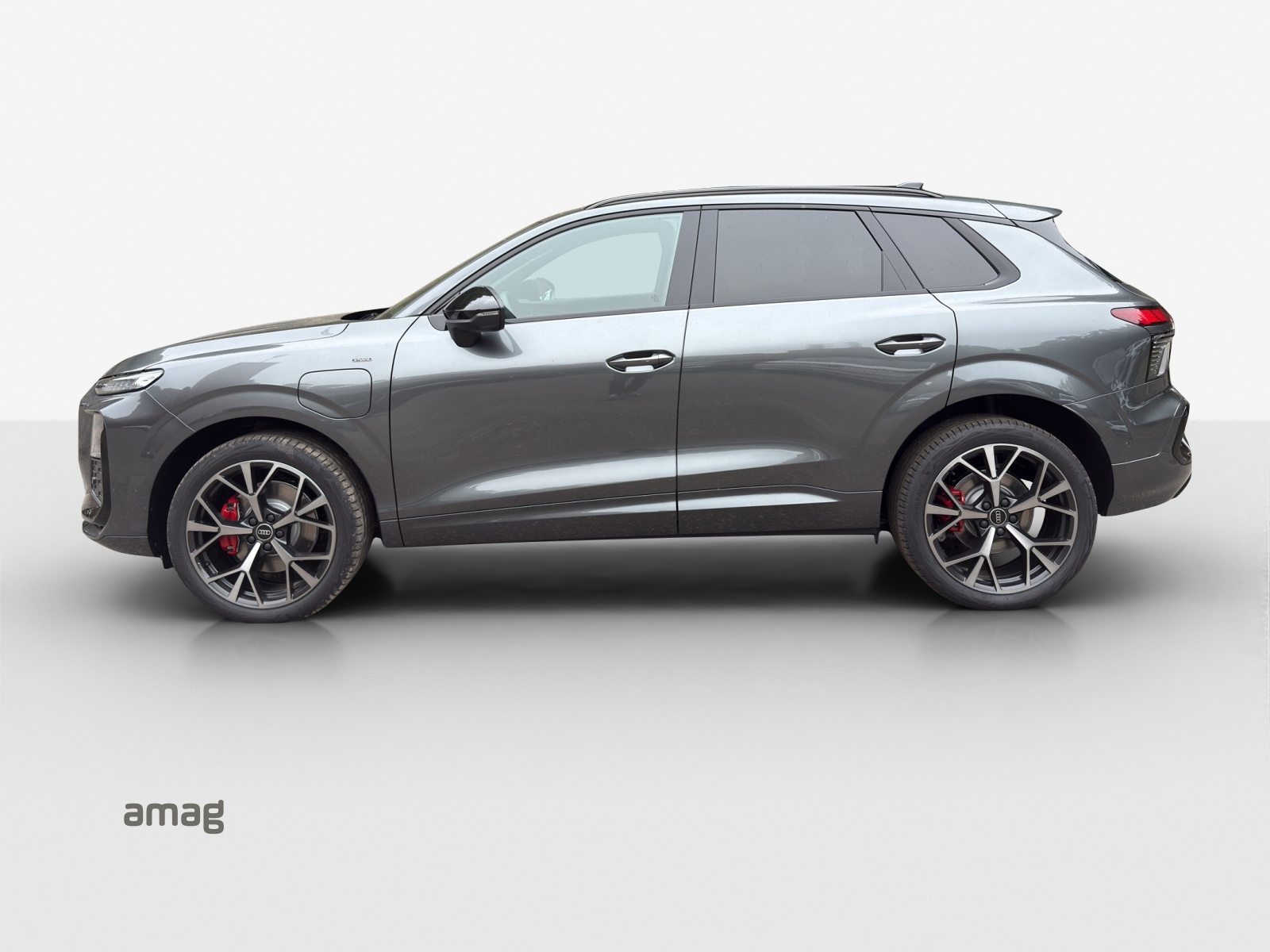 AUDI Q3 SUV e-hybrid 200 kW, Hybride Intégral Essence/Électricité, Voiture nouvelle, Automatique - 4