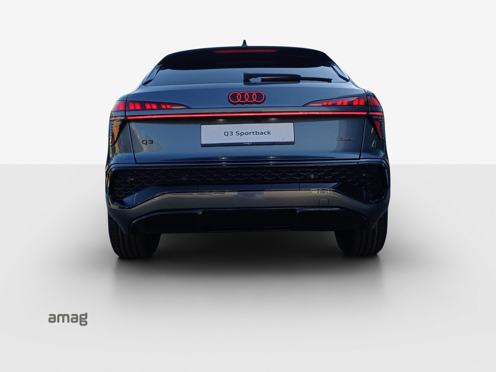 AUDI Q3 SB TFSI 195 kW, Essence, Voiture nouvelle, Automatique - 4