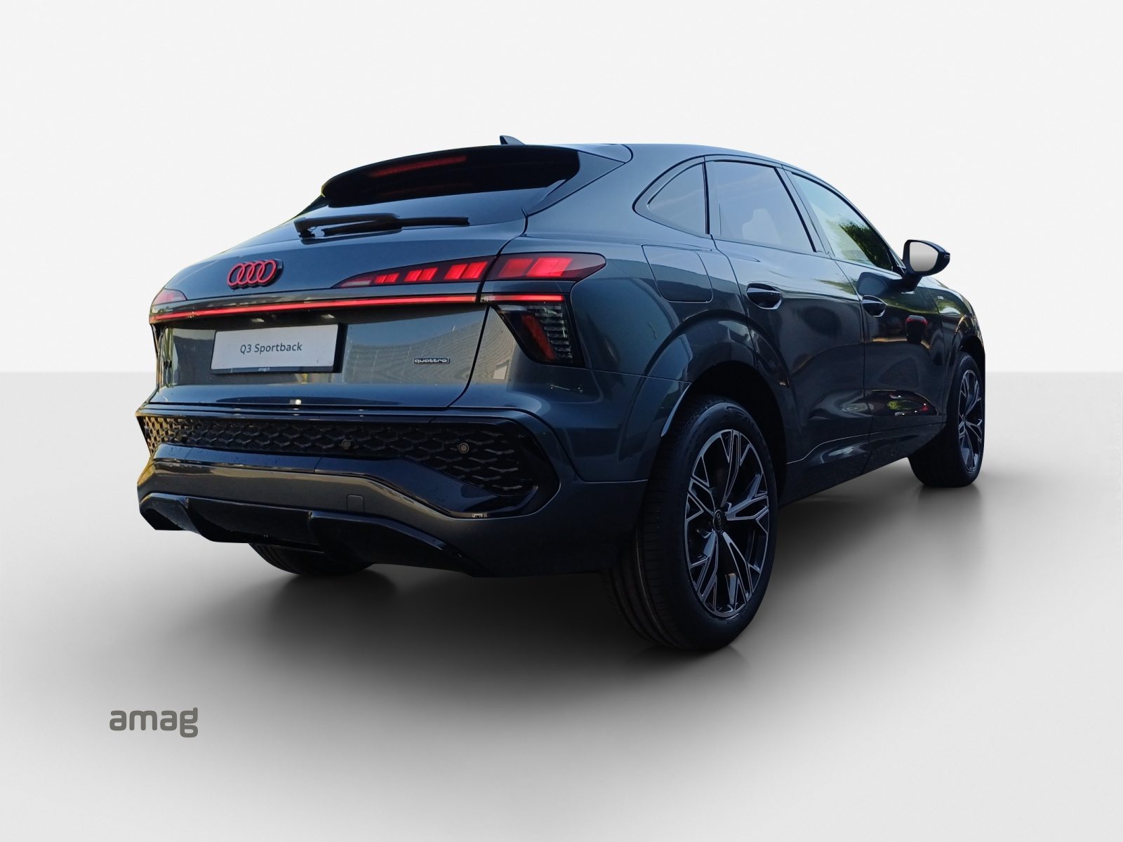 AUDI Q3 SB TFSI 195 kW, Essence, Voiture nouvelle, Automatique - 5