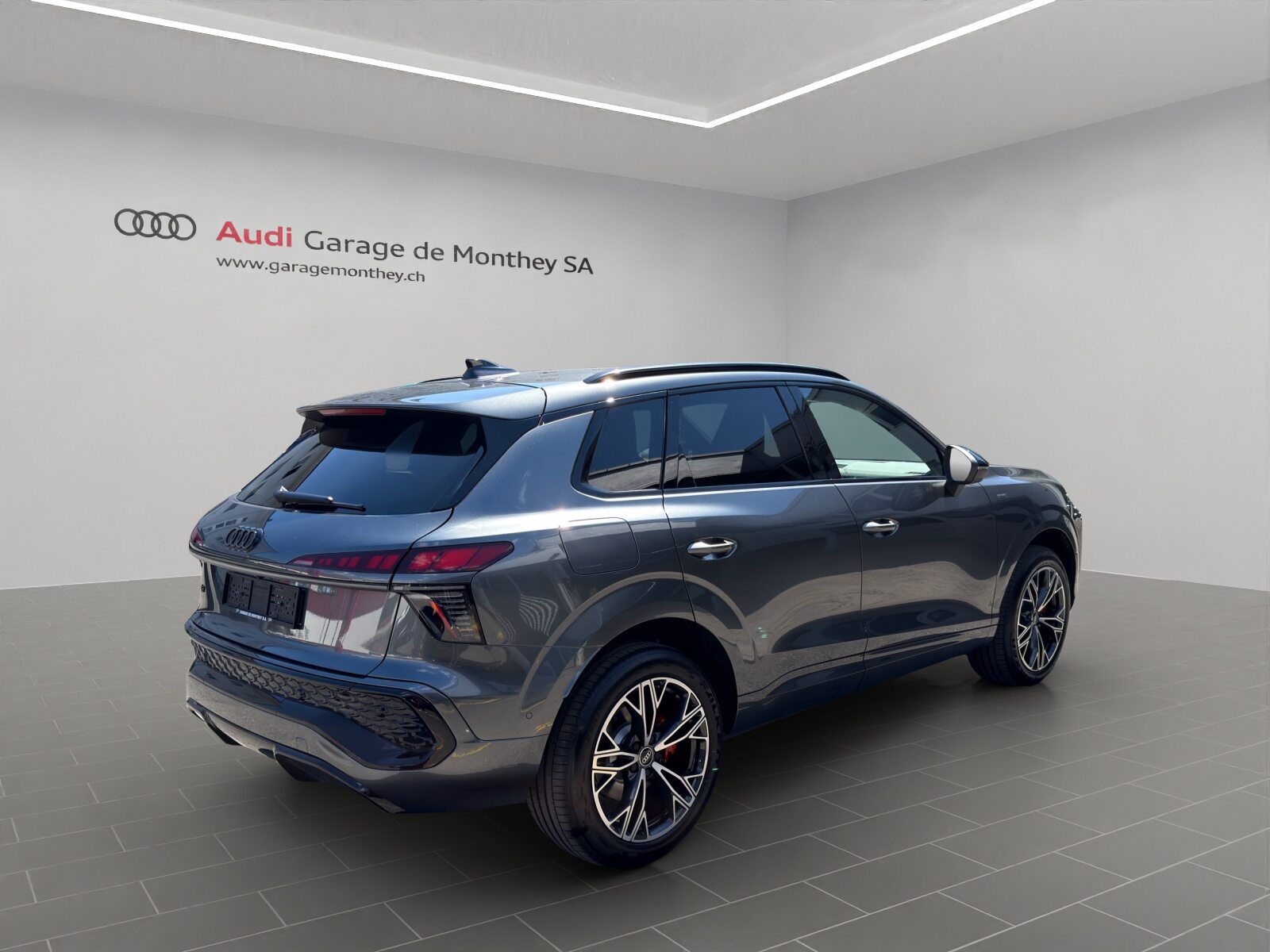 AUDI Q3 SUV e-hybrid 200 kW, Voll-Hybrid Benzin/Elektro, Neuwagen, Automatik - 3