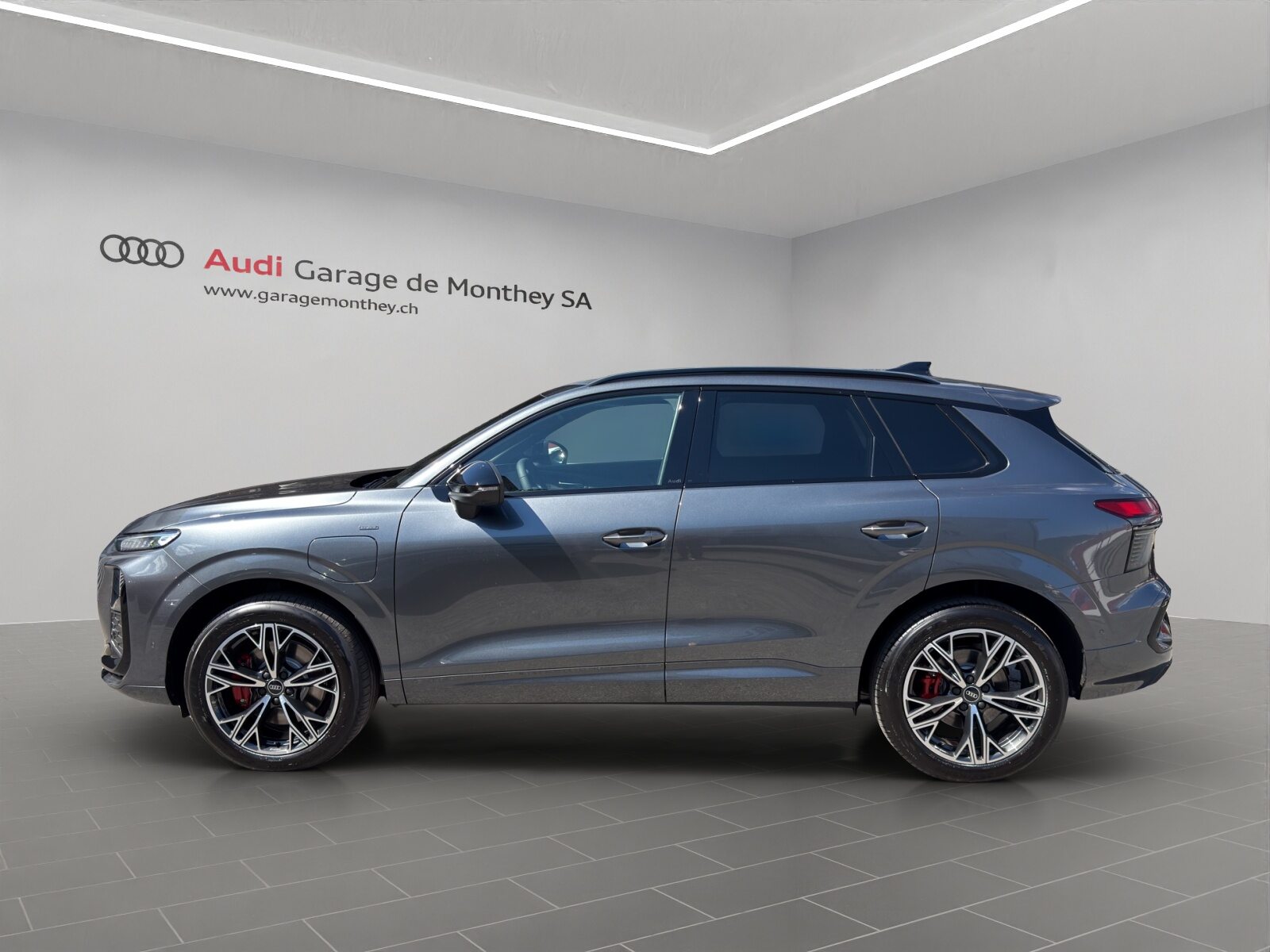 AUDI Q3 SUV e-hybrid 200 kW, Voll-Hybrid Benzin/Elektro, Neuwagen, Automatik - 5