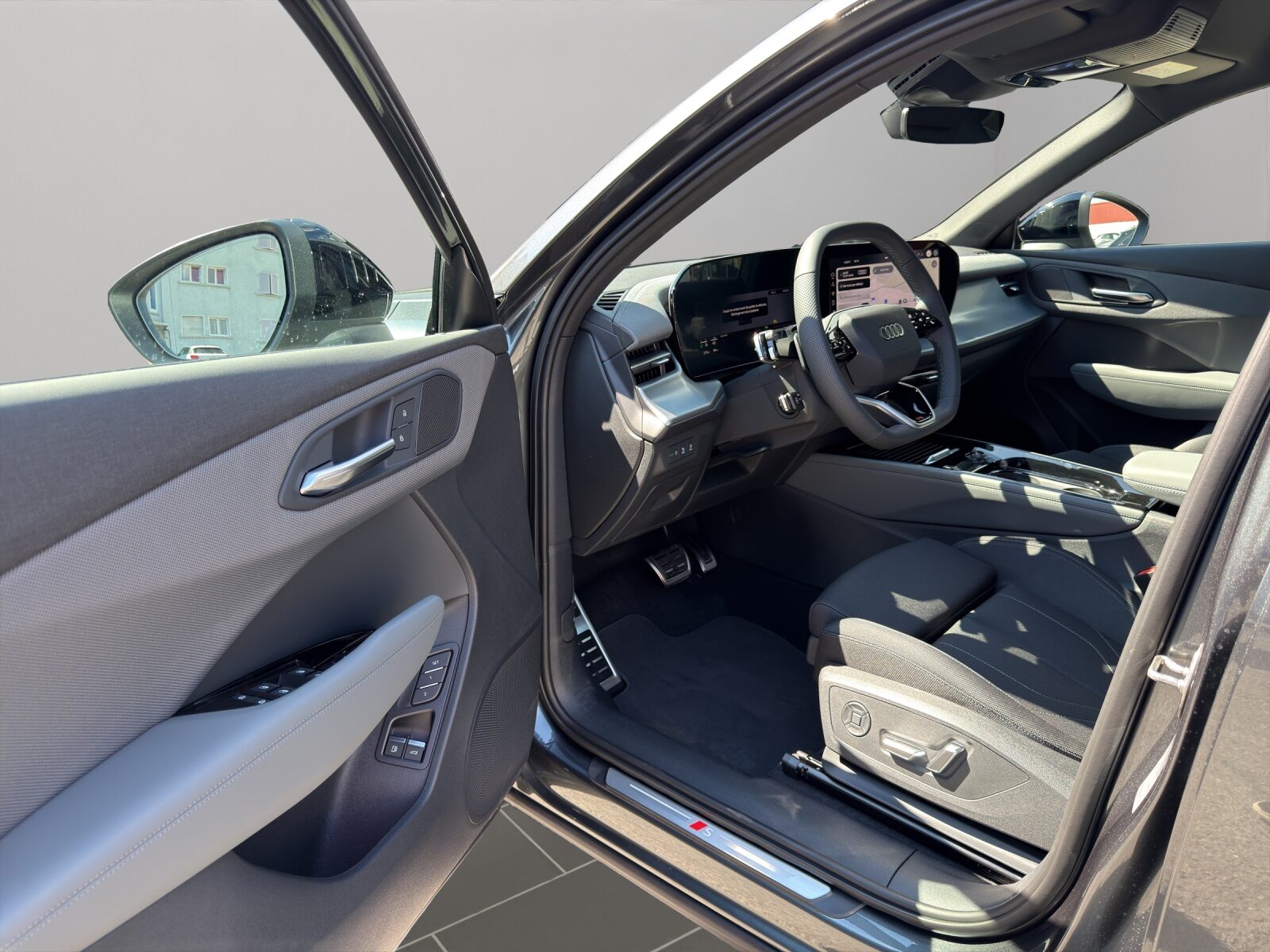 AUDI Q3 SUV e-hybrid 200 kW, Voll-Hybrid Benzin/Elektro, Neuwagen, Automatik - 7