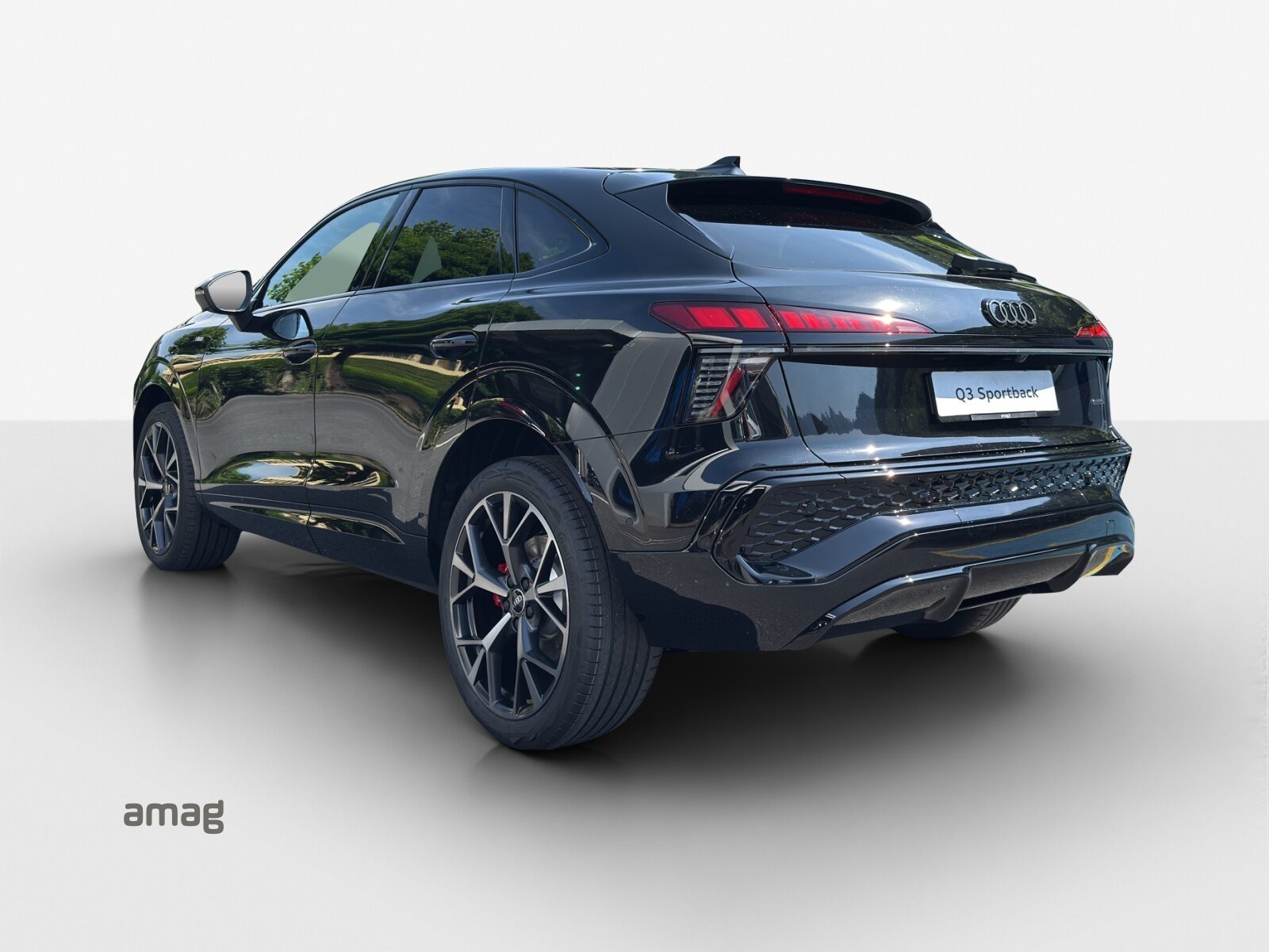 AUDI Q3 SB TFSI 195 kW, Essence, Voiture nouvelle, Automatique - 3