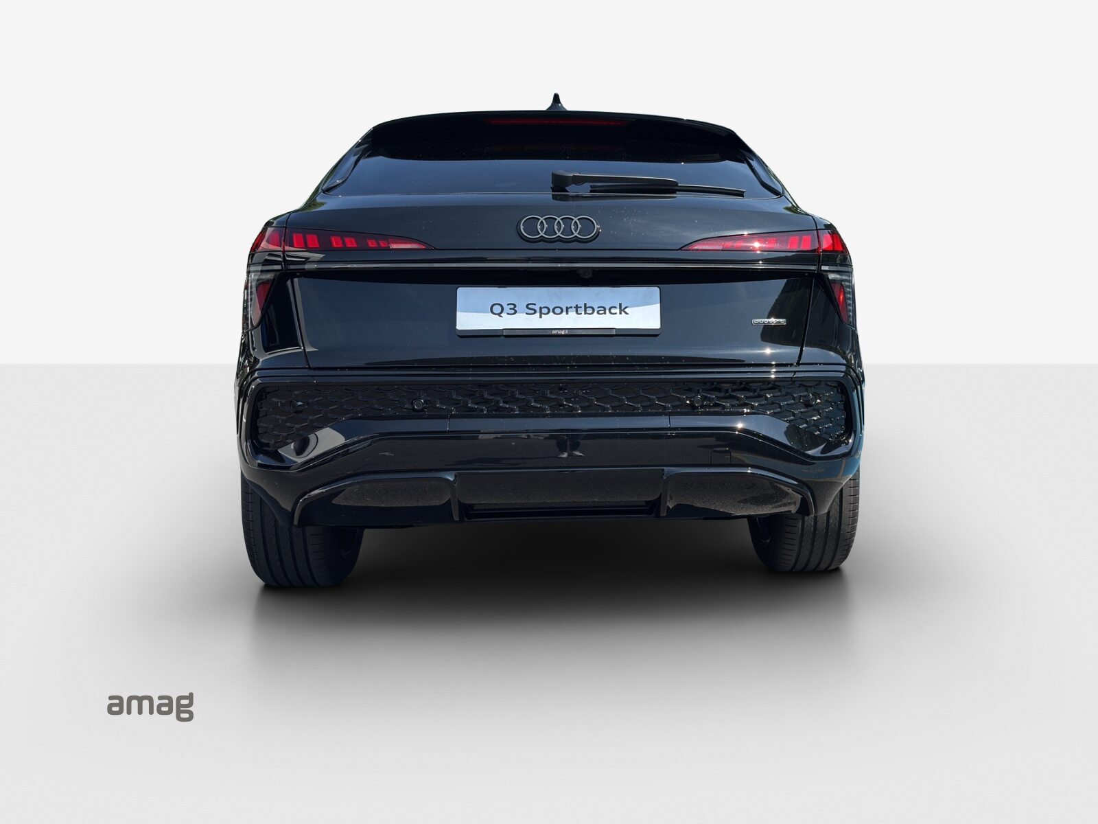 AUDI Q3 SB TFSI 195 kW, Essence, Voiture nouvelle, Automatique - 4