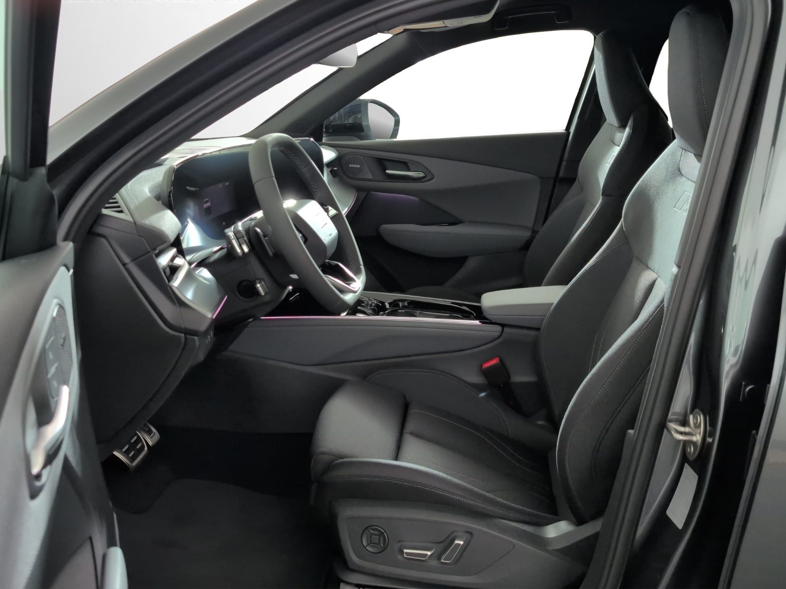 AUDI Q3 SB TFSI 110 kW, Petrol, New car, Automatic - 6