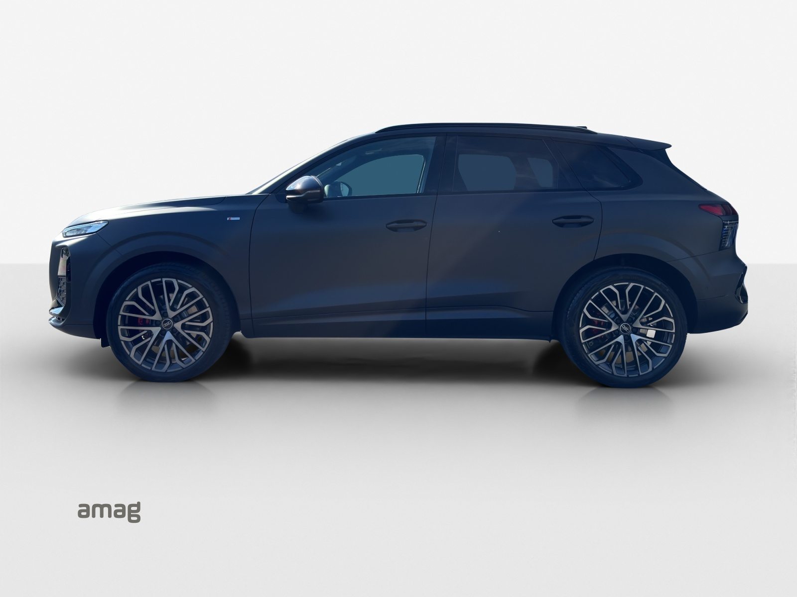 AUDI Q3 SUV TFSI 195 kW, Essence, Voiture nouvelle, Automatique - 2