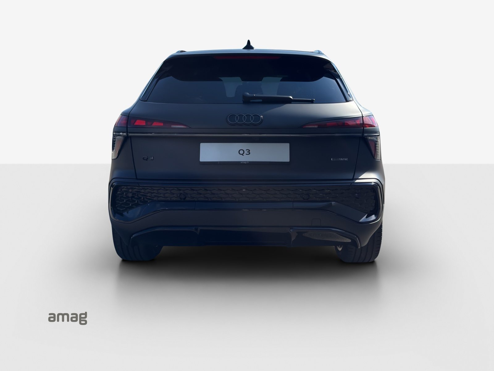 AUDI Q3 SUV TFSI 195 kW, Essence, Voiture nouvelle, Automatique - 4