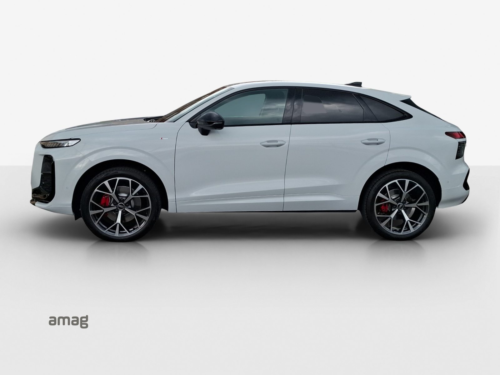 AUDI Q3 SB TFSI 195 kW, Benzin, Neuwagen, Automatik - 2