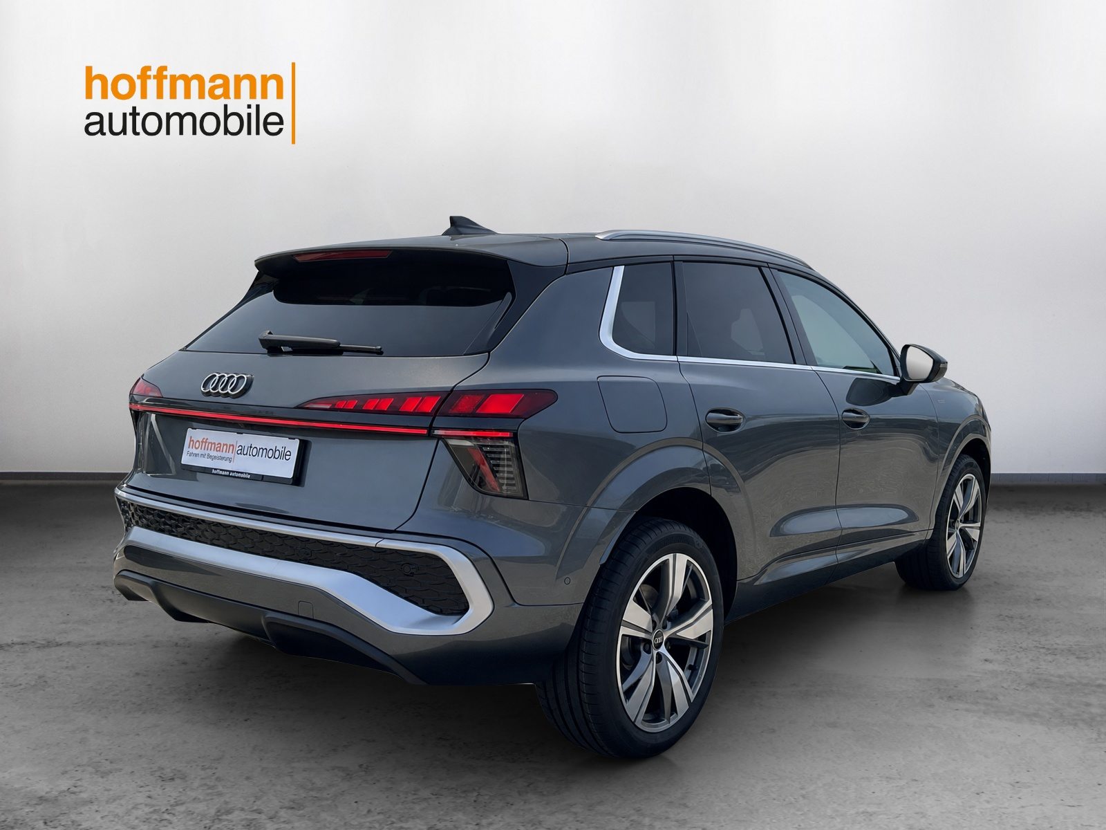 AUDI Q3 SUV e-hybrid 200 kW, Hybride Integrale Benzina/Elettrica, Auto nuove, Automatico - 4