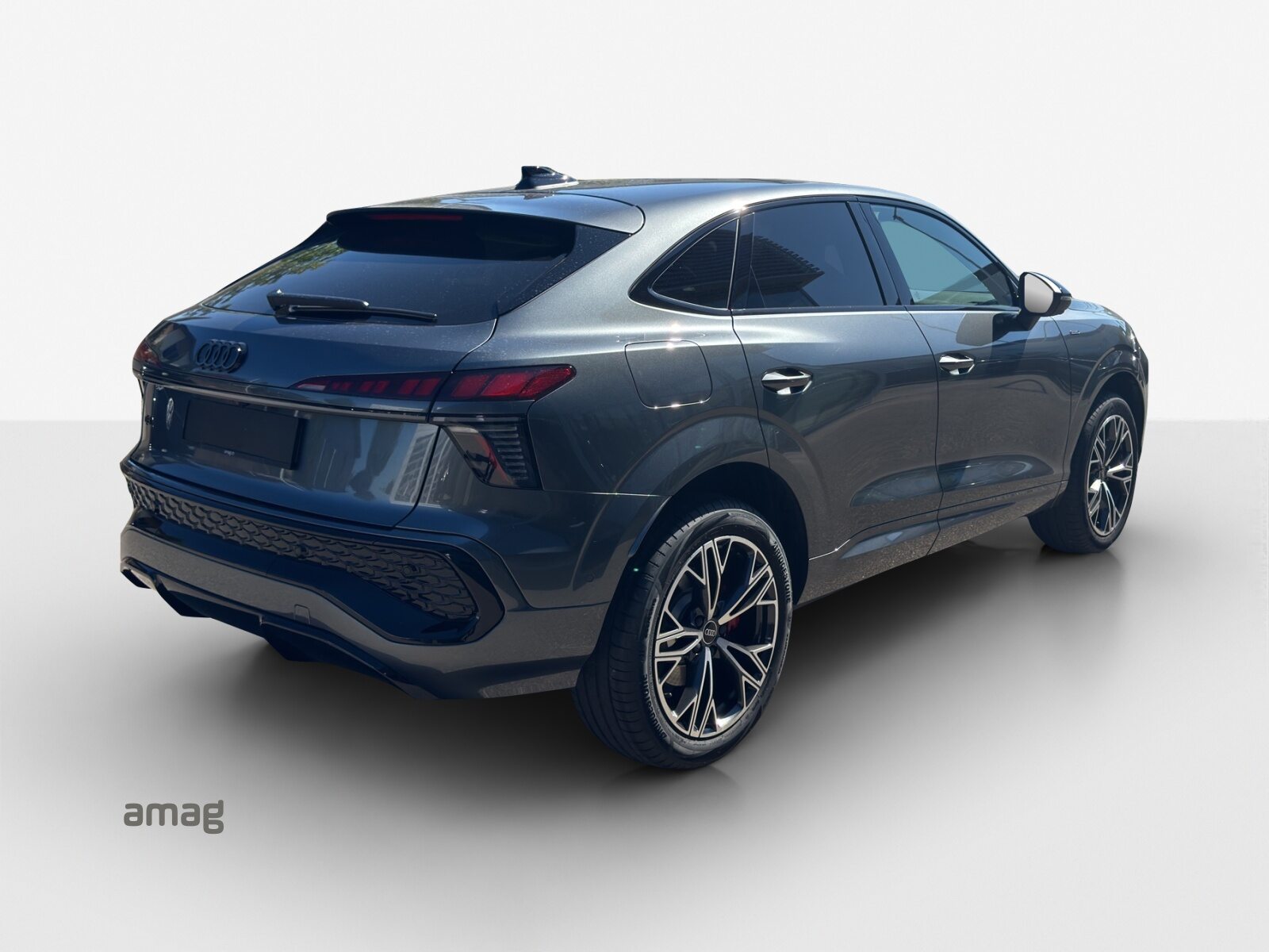 AUDI Q3 SB e-hybrid 200 kW, Full-Hybrid Petrol/Electric, New car, Automatic - 5