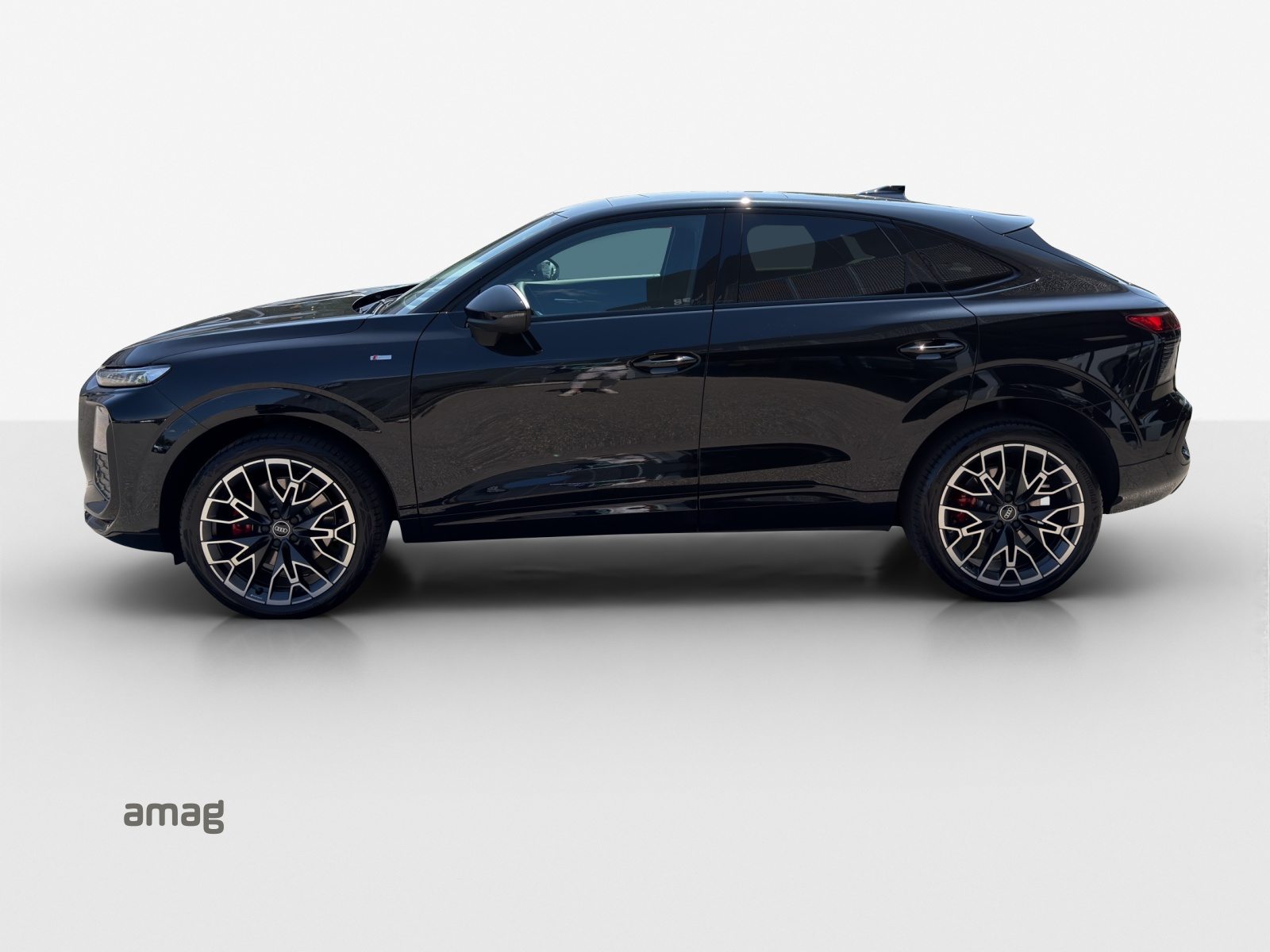 AUDI Q3 SB TFSI 195 kW, Essence, Voiture nouvelle, Automatique - 2
