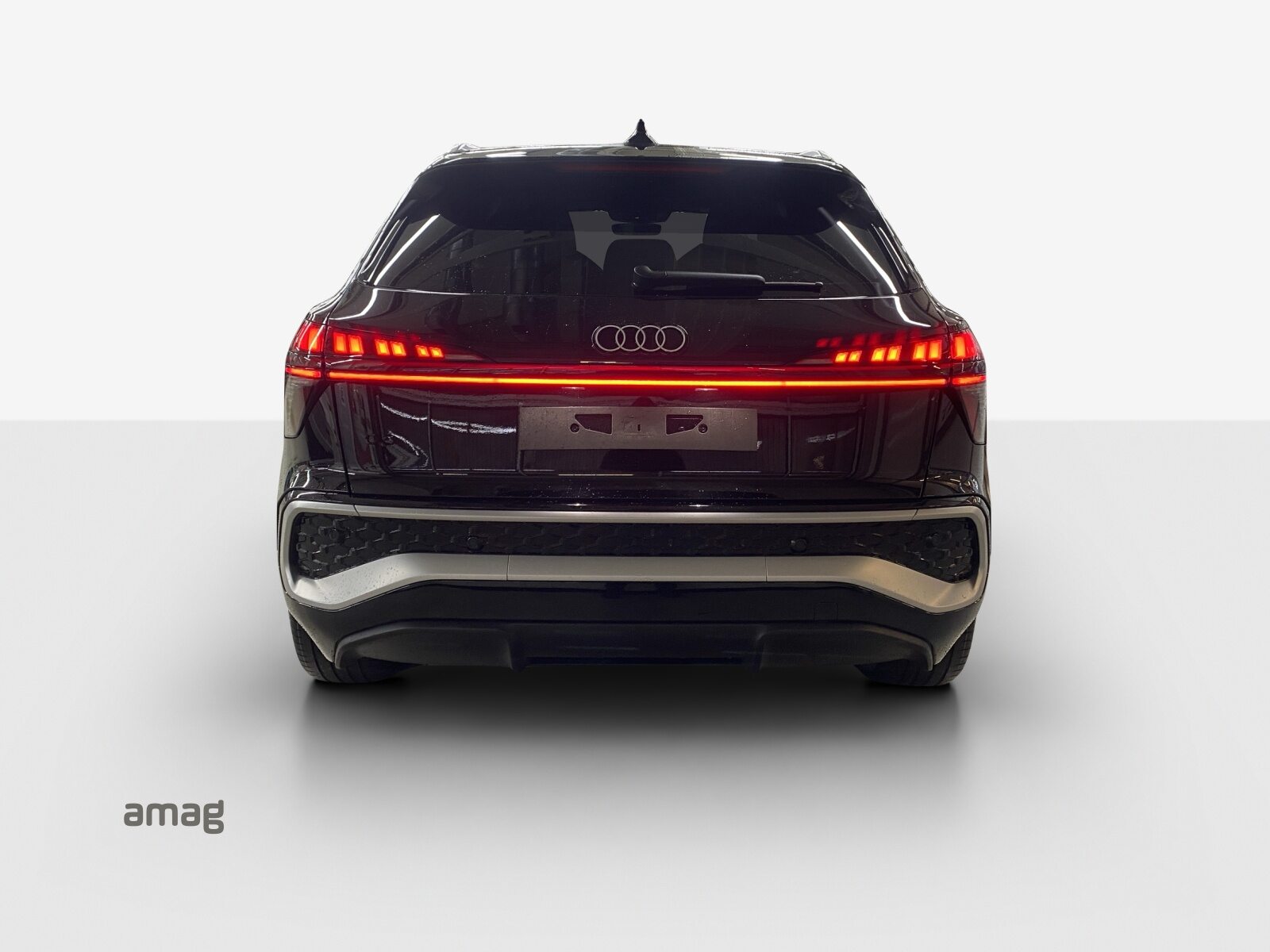 AUDI Q3 SUV TFSI 110 kW, Essence, Voiture nouvelle, Automatique - 4
