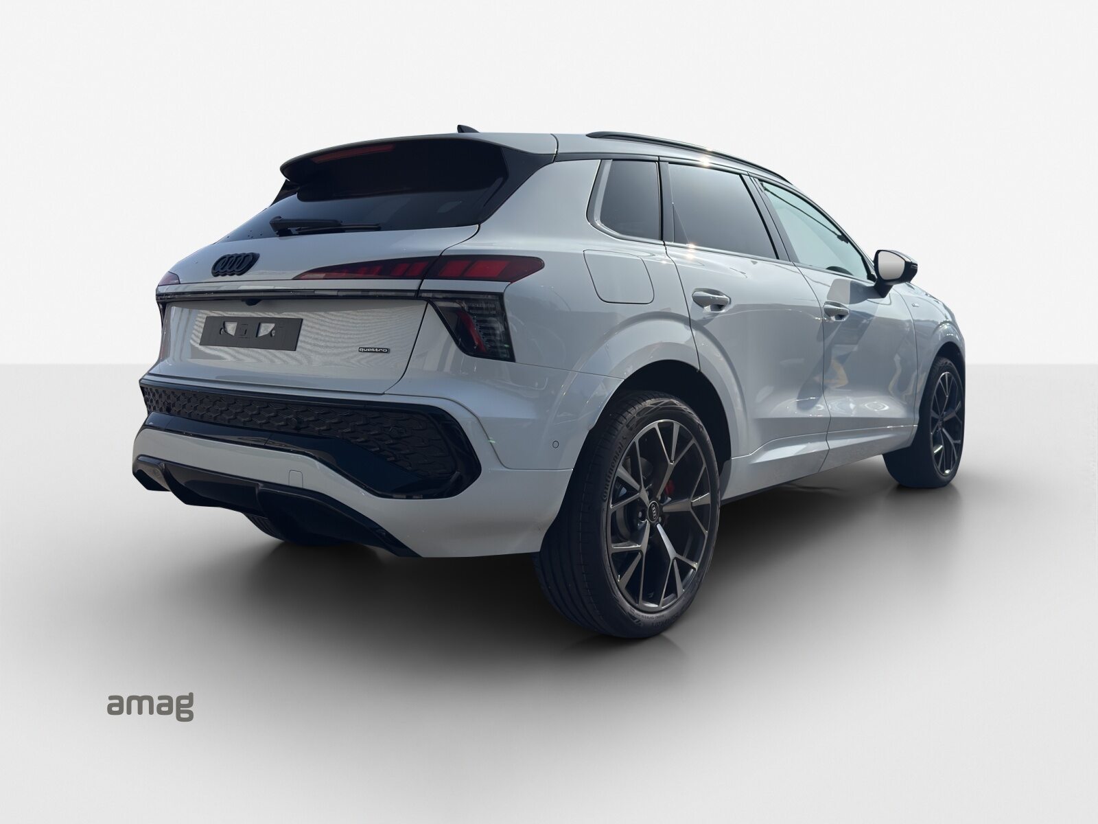 AUDI Q3 SUV TFSI 195 kW, Petrol, New car, Automatic - 5