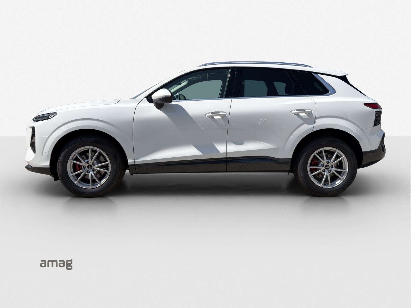 AUDI Q3 SUV TFSI 110 kW, Petrol, New car, Automatic - 2