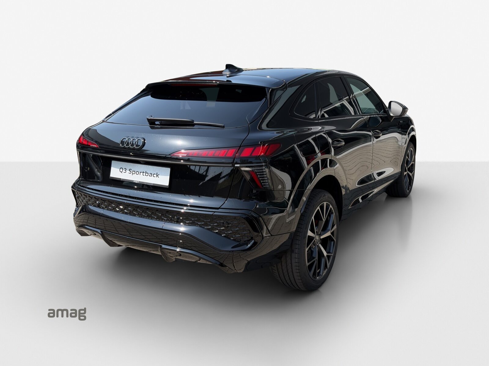 AUDI Q3 SB e-hybrid 200 kW, Full-Hybrid Petrol/Electric, New car, Automatic - 5