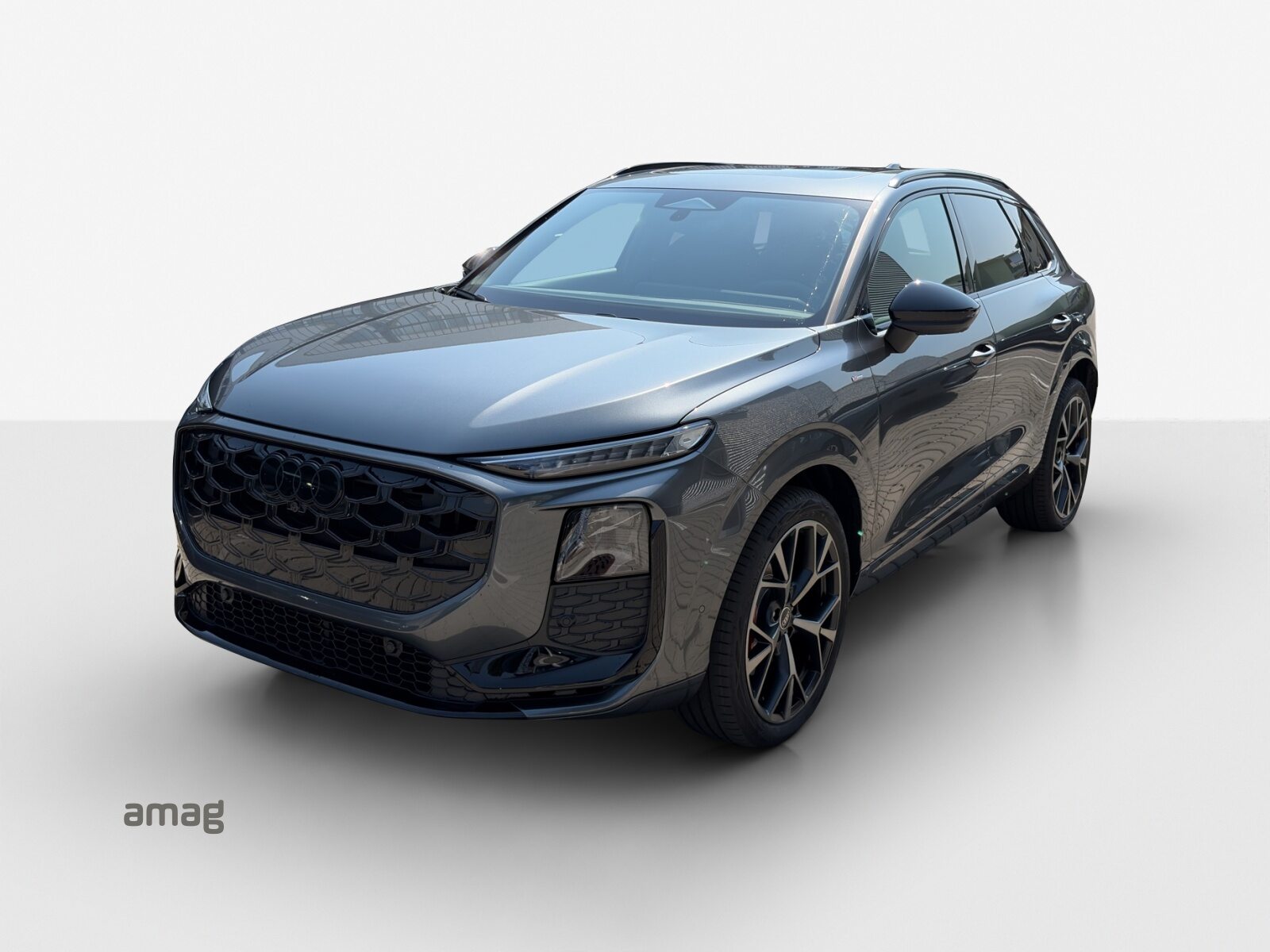 AUDI Q3 SUV TFSI 195 kW