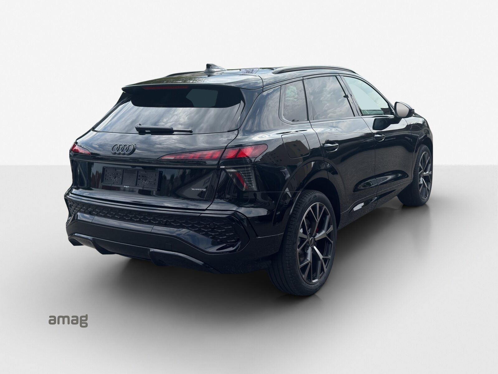 AUDI Q3 SUV TFSI 195 kW, Essence, Voiture nouvelle, Automatique - 5