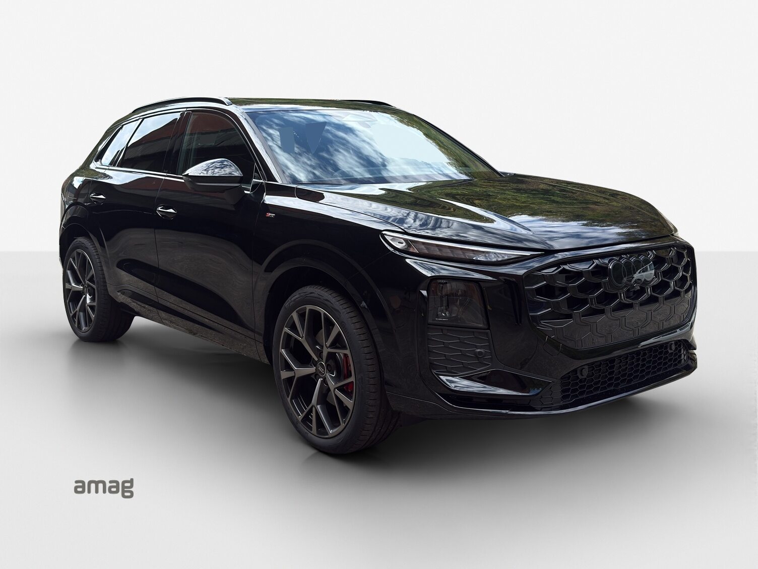 AUDI Q3 SUV TFSI 195 kW, Essence, Voiture nouvelle, Automatique - 2