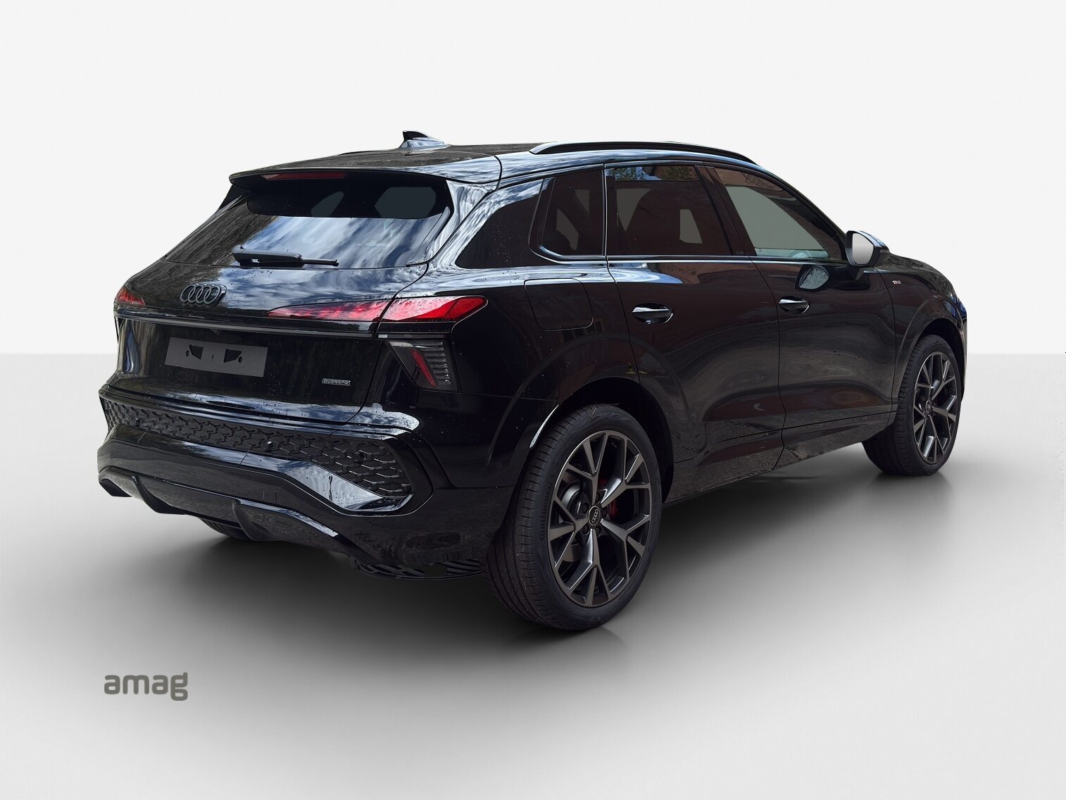 AUDI Q3 SUV TFSI 195 kW, Essence, Voiture nouvelle, Automatique - 3