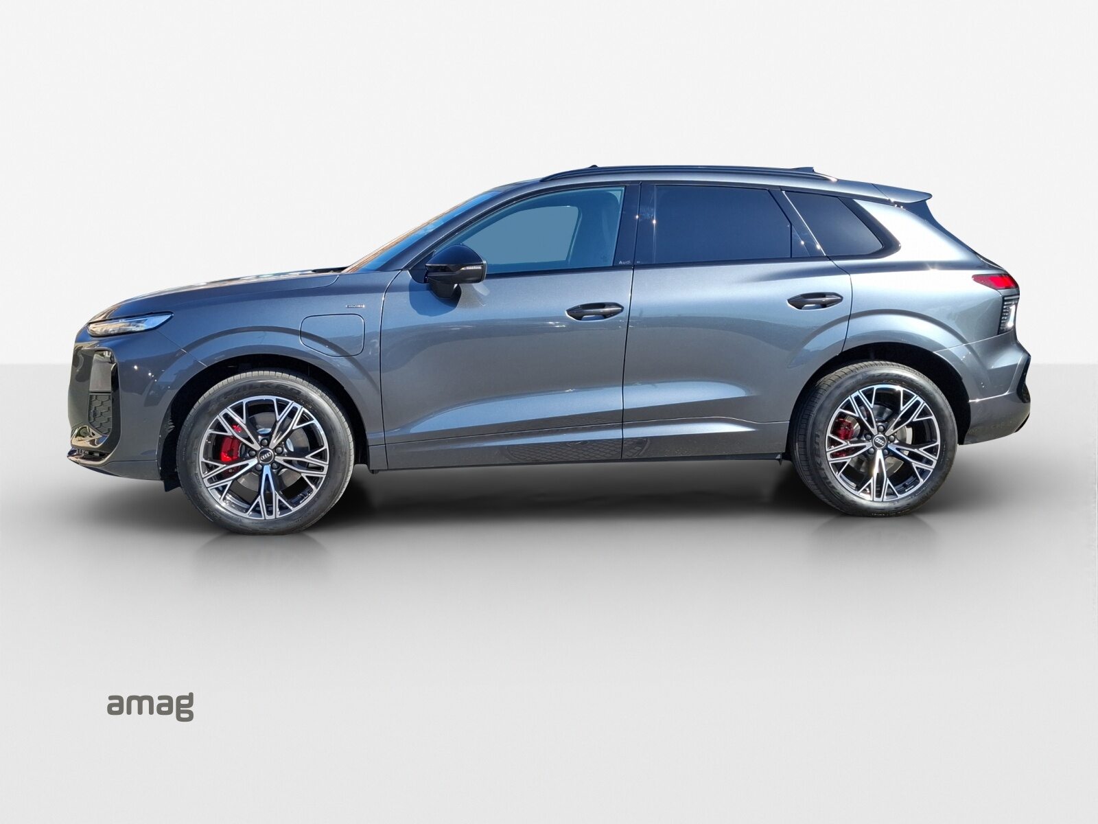 AUDI Q3 SUV e-hybrid 200 kW, Hybride Intégral Essence/Électricité, Voiture nouvelle, Automatique - 2