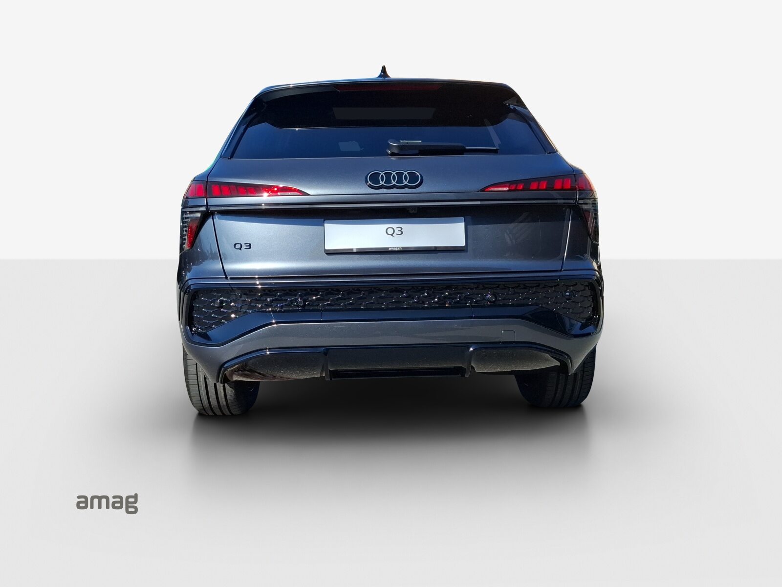 AUDI Q3 SUV e-hybrid 200 kW, Hybride Intégral Essence/Électricité, Voiture nouvelle, Automatique - 4