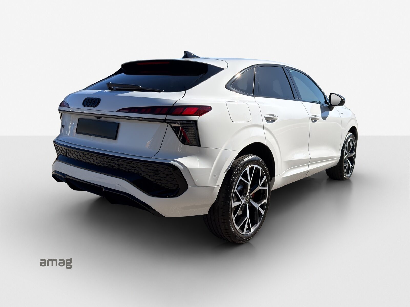 AUDI Q3 SB e-hybrid 200 kW, Full-Hybrid Petrol/Electric, New car, Automatic - 5