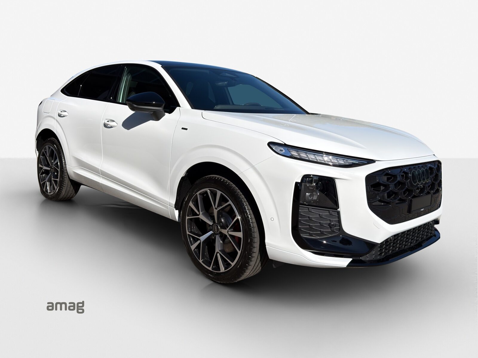 AUDI Q3 SB e-hybrid 200 kW, Full-Hybrid Petrol/Electric, New car, Automatic - 6