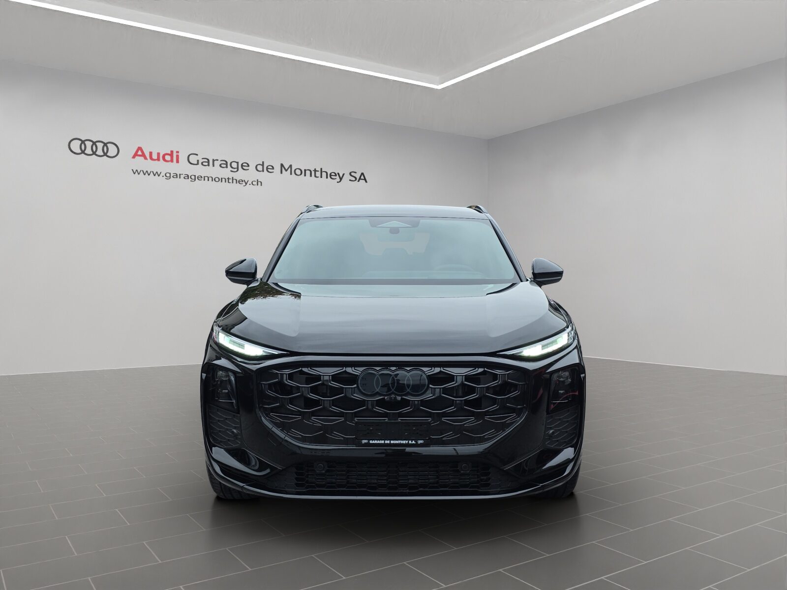 AUDI Q3 SUV TFSI 110 kW, Benzina, Auto nuove, Automatico - 2