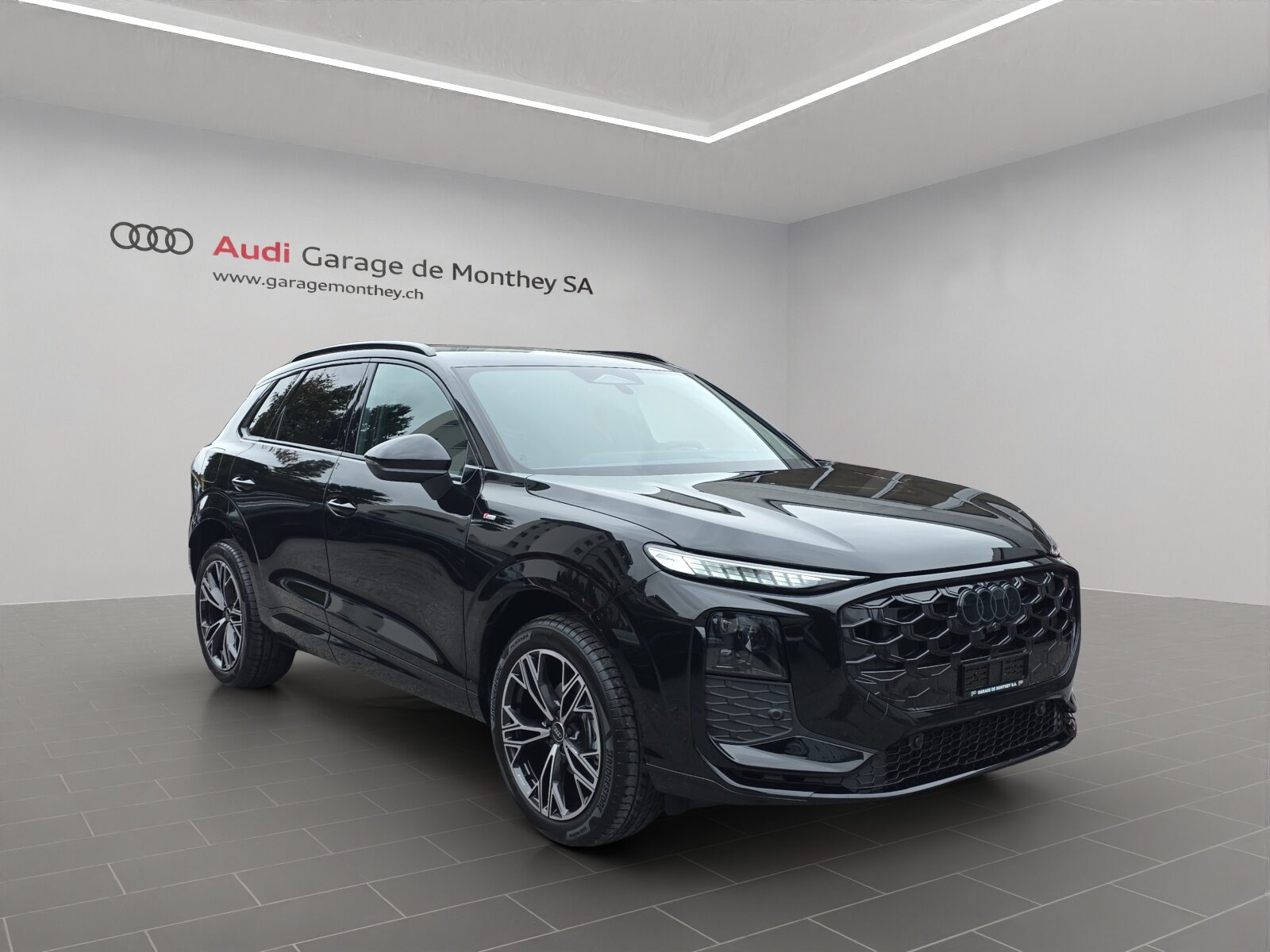 AUDI Q3 SUV TFSI 110 kW, Benzina, Auto nuove, Automatico - 3
