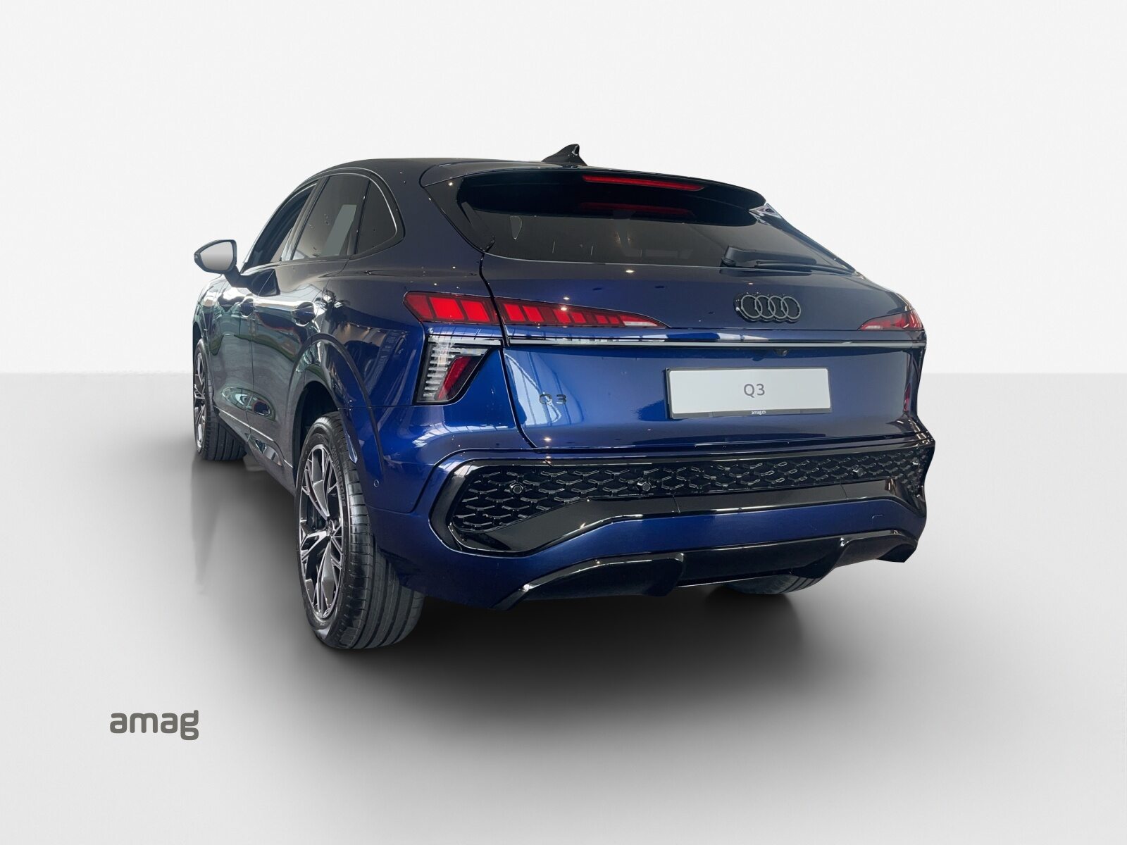 AUDI Q3 SB e-hybrid 200 kW, Full-Hybrid Petrol/Electric, New car, Automatic - 3