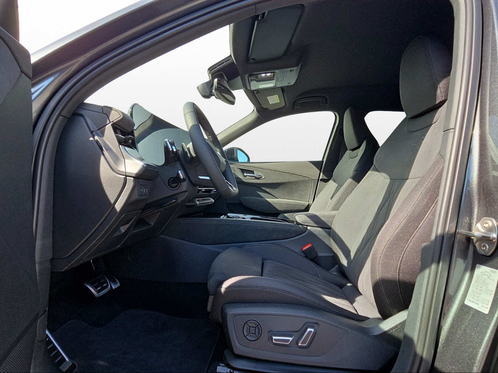 AUDI Q3 SUV TDI 142 kW, Diesel, New car, Automatic - 7