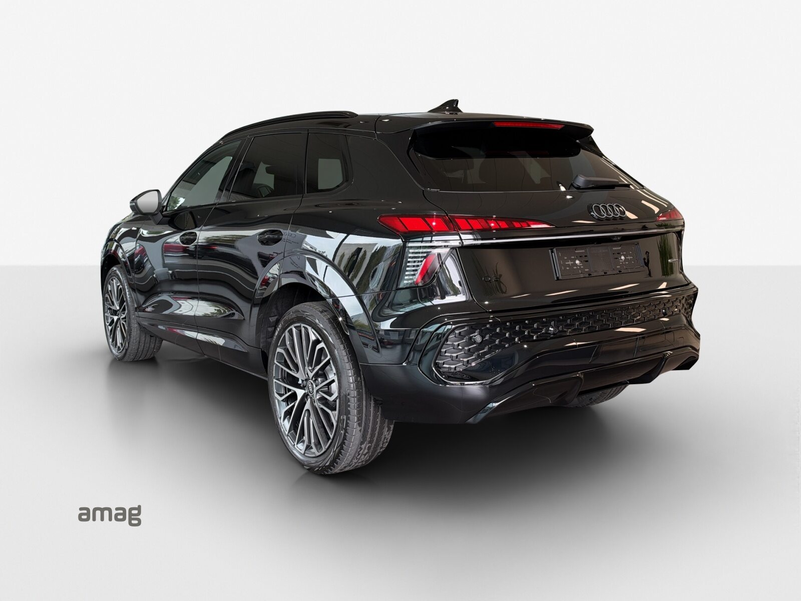 AUDI Q3 SUV TFSI 195 kW, Benzin, Neuwagen, Automatik - 3